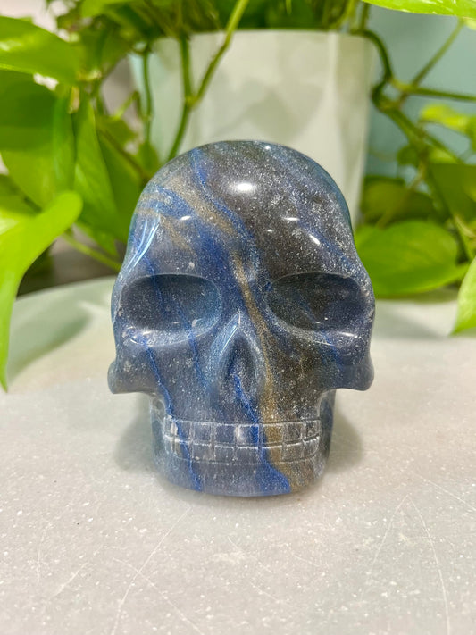 Blue Aventurine / Dumortierite in Quartz skull