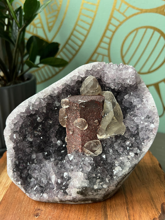 Amethyst with Calcite cut base