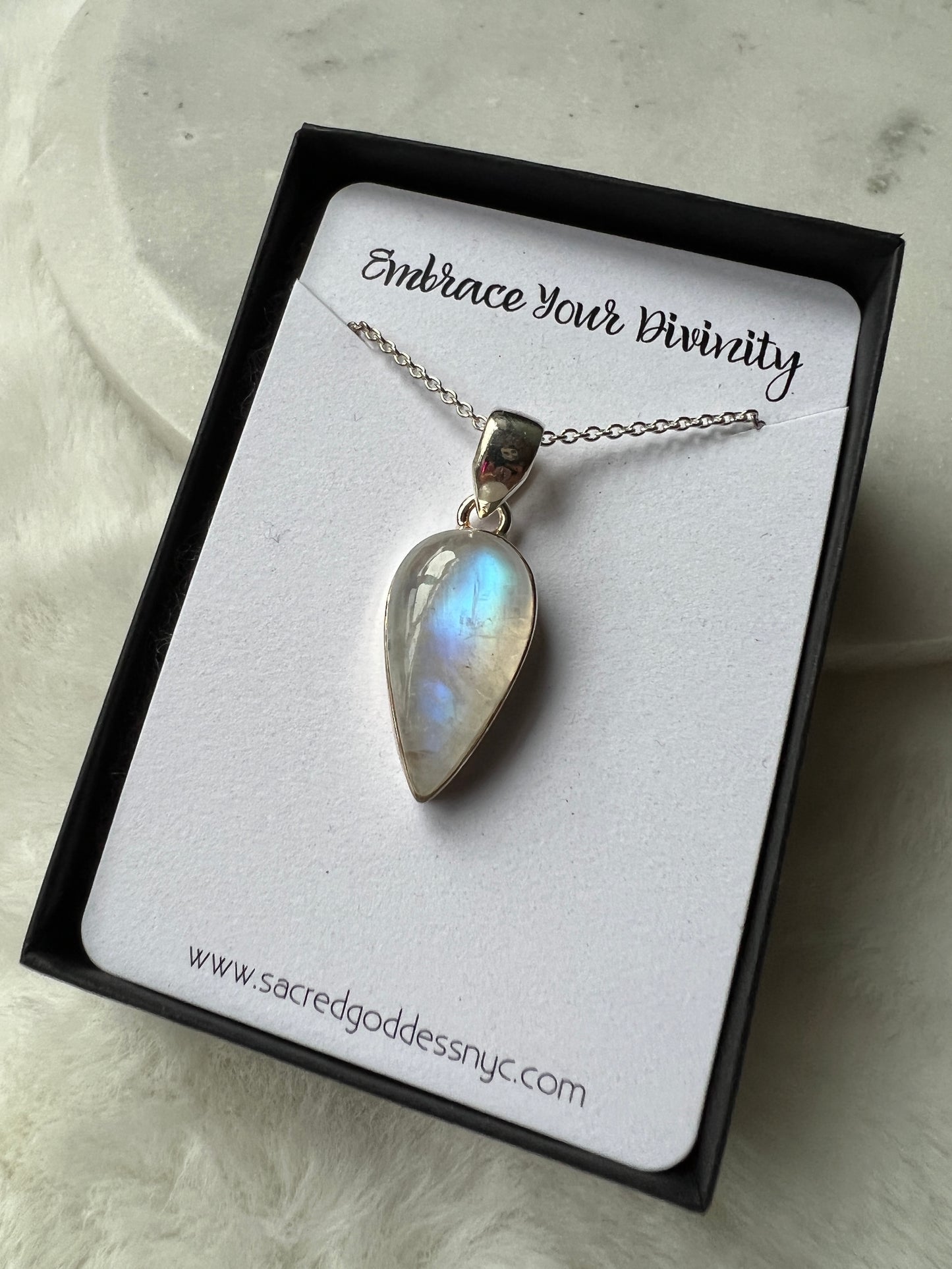 Rainbow Moonstone necklace (2)